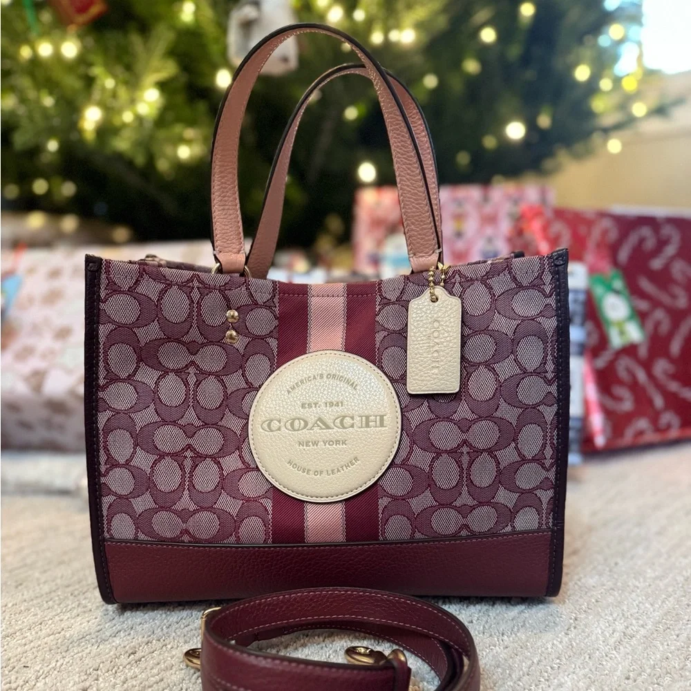 Coach Dempsey Carryall bag (style C8448) in signature jacquard